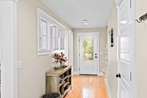 Entry Way - 5 Pine Needle Ln, Wareham, MA 02571 photo 3 of 6