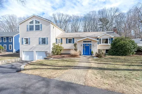 49 Stagecoach Dr, Ashland, MA 01721
