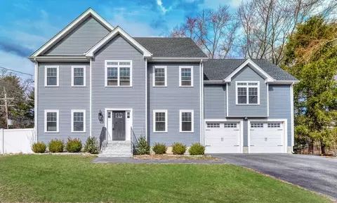 65 Montrose Ave, Wakefield, MA 01880
