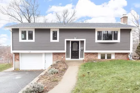 62 Old Bolton Rd, Hudson, MA 01749
