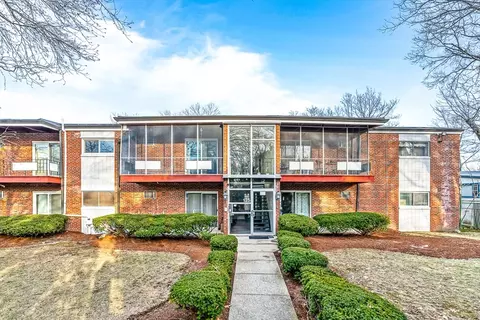 125 Grove St #7, West Roxbury, MA 02132