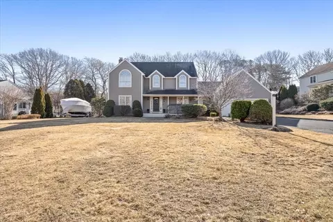 22 Hillview Ln, Plymouth, MA 02360