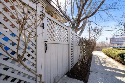 294 Sidney St #294, Cambridge, MA 02139