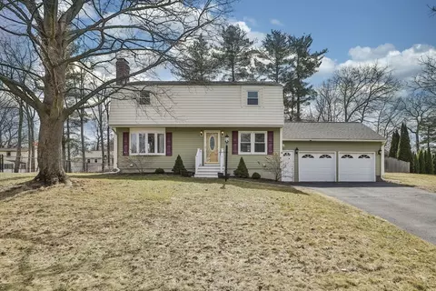16 Peggy Ln, Salem, NH 03079