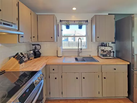 23 E Maple St, Easthampton, MA 01027 photo 14