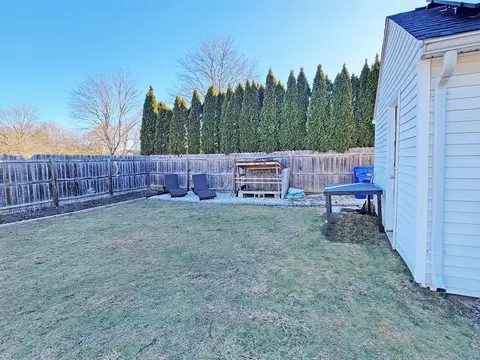 23 E Maple St, Easthampton, MA 01027 photo 6