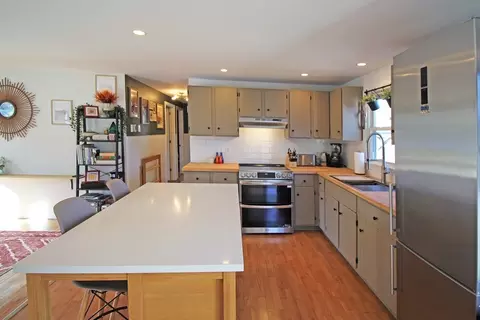 23 E Maple St, Easthampton, MA 01027 photo 17