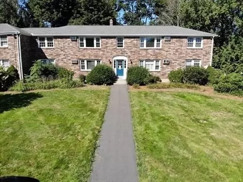 1 Myles Standish Dr #1, Haverhill, MA 01835
