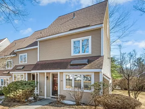 66 Pleasant St #20, Oxford, MA 01537