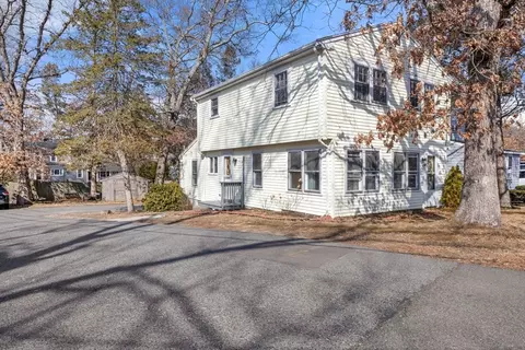107 Pond St, Rockland, MA 02370