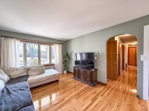 16 Elliot Ave, Chicopee, MA 01020 photo 4