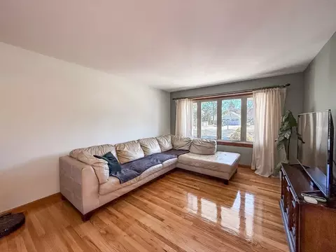 16 Elliot Ave, Chicopee, MA 01020 photo 3