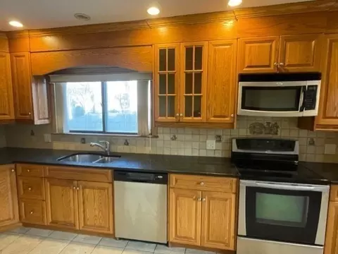 9 Chase St, Danvers, MA 01923 photo 6