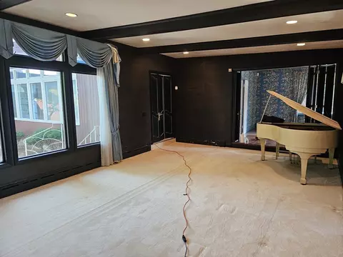 Living - 603 Ray St, Fall River, MA 02720 photo 3 of 5