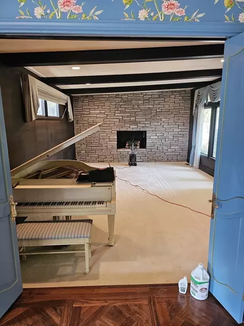 Living - 603 Ray St, Fall River, MA 02720 photo 2 of 5