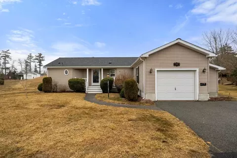 3008 Pheasant Ln, Middleboro, MA 02346