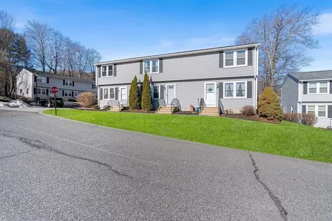 270 Sunderland Rd #53, Worcester, MA 01604