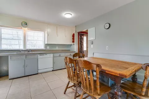 Kitchen - 2 Whitfield Way, Canton, MA 02021 photo 1 of 4
