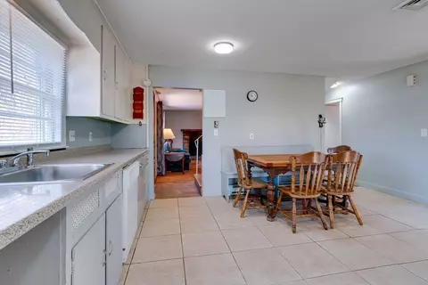 Kitchen - 2 Whitfield Way, Canton, MA 02021 photo 2 of 4