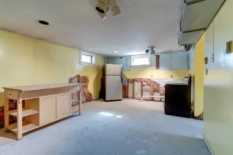 Kitchen - 2 Whitfield Way, Canton, MA 02021 photo 4 of 4