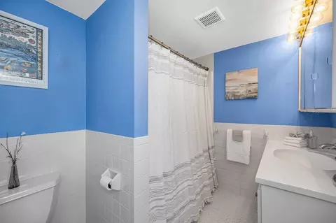 Bath - 62 Linden St, Reading, MA 01867 photo 1 of 2