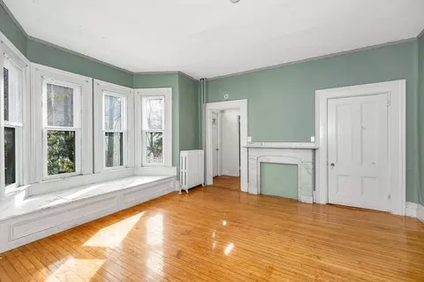 Living - 62 Linden St, Reading, MA 01867 photo 3 of 6