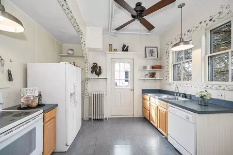 Kitchen - 62 Linden St, Reading, MA 01867 photo 2 of 4
