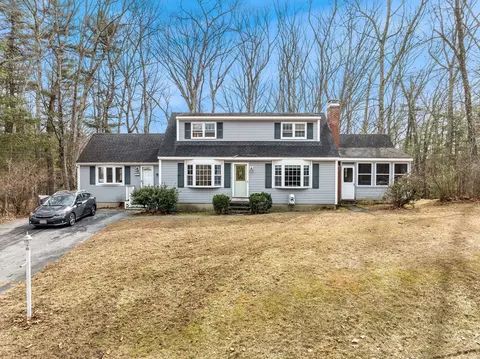 16 Mcintosh Rd, Chelmsford, MA 01824