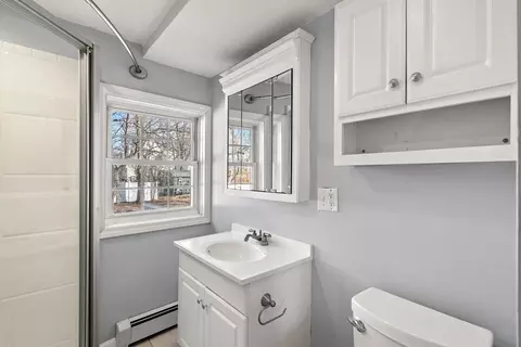 Bath - 10 Capen Ln, Dedham, MA 02026 photo 1 of 3
