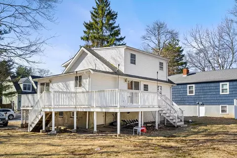 Exterior - 10 Capen Ln, Dedham, MA 02026 photo 4 of 8