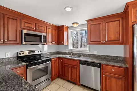 Kitchen - 10 Capen Ln, Dedham, MA 02026 photo 2 of 3