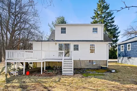 Exterior - 10 Capen Ln, Dedham, MA 02026 photo 7 of 8