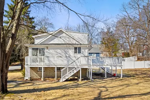 Exterior - 10 Capen Ln, Dedham, MA 02026 photo 3 of 8