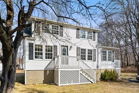 Exterior - 10 Capen Ln, Dedham, MA 02026 photo 2 of 8