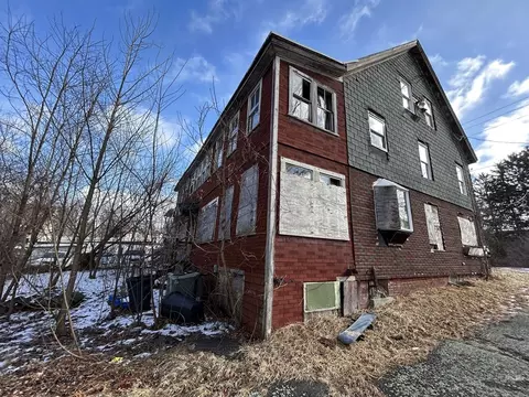 65 West St, Ware, MA 01082 photo 4