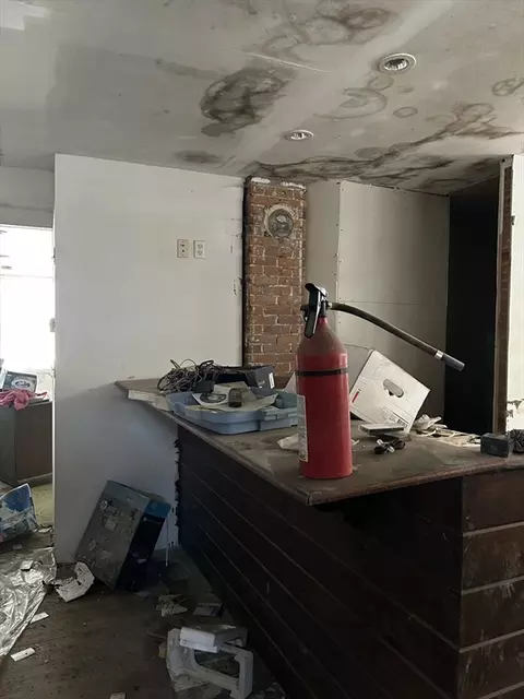 65 West St, Ware, MA 01082 photo 12