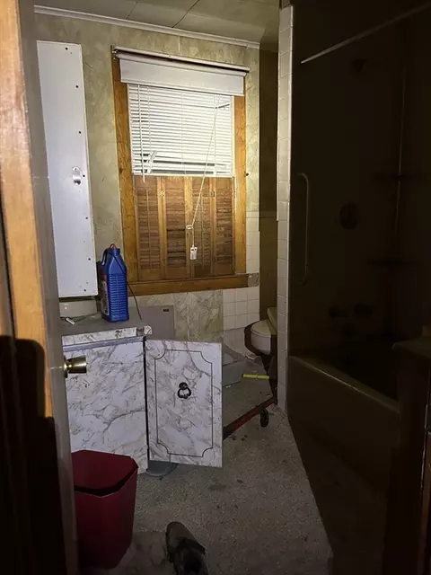 65 West St, Ware, MA 01082 photo 37