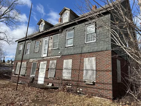 65 West St, Ware, MA 01082 photo 2