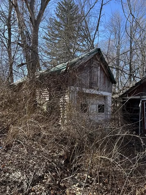 65 West St, Ware, MA 01082 photo 6
