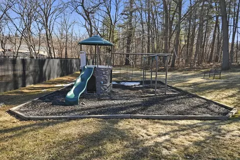 19 Smithfield Ct #19, Springfield, MA 01108 photo 34