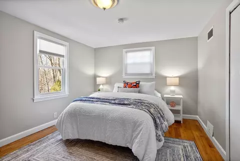 Bedroom - 86 Wayside Rd, Worcester, MA 01605 photo 3 of 5