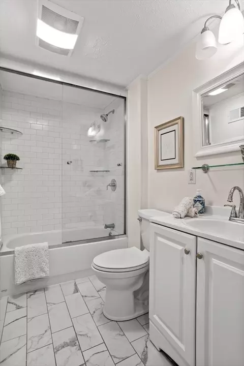 Bath - 86 Wayside Rd, Worcester, MA 01605 photo 1 of 2