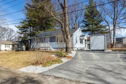 Exterior - 86 Wayside Rd, Worcester, MA 01605 photo 3 of 9