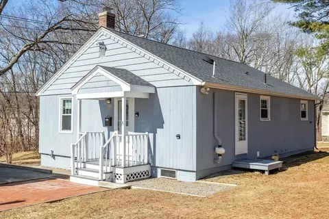 Exterior - 86 Wayside Rd, Worcester, MA 01605 photo 5 of 9