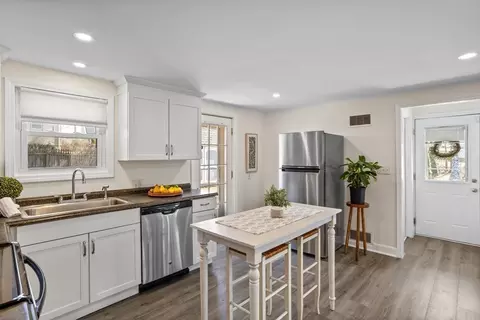 Kitchen - 86 Wayside Rd, Worcester, MA 01605 photo 4 of 5
