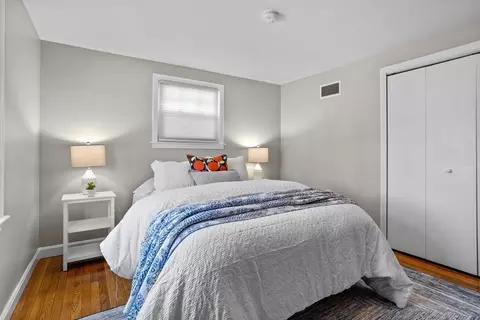 Bedroom - 86 Wayside Rd, Worcester, MA 01605 photo 4 of 5