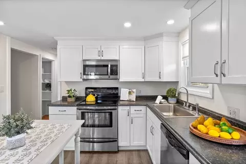 Kitchen - 86 Wayside Rd, Worcester, MA 01605 photo 2 of 5