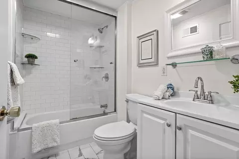 Bath - 86 Wayside Rd, Worcester, MA 01605 photo 2 of 2