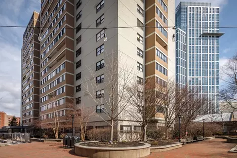 6 Whittier Pl #3J, Boston, MA 02114