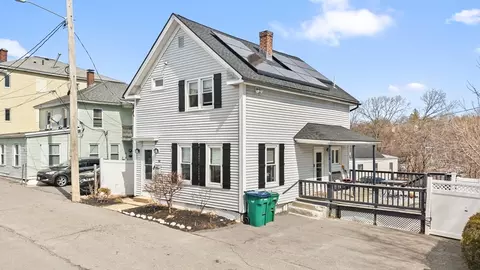 56 Middle Street Ln, Fitchburg, MA 01420